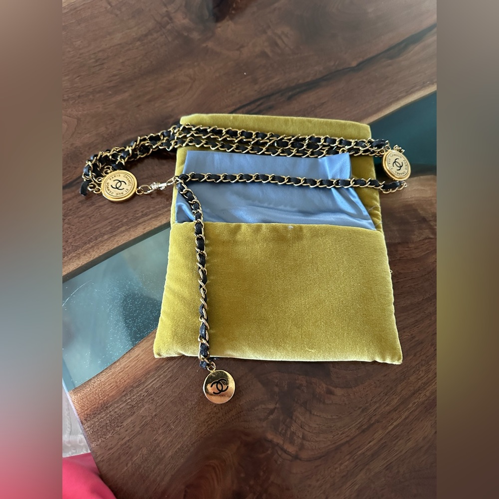 Gorgeous Vintage Leather Chanel belt